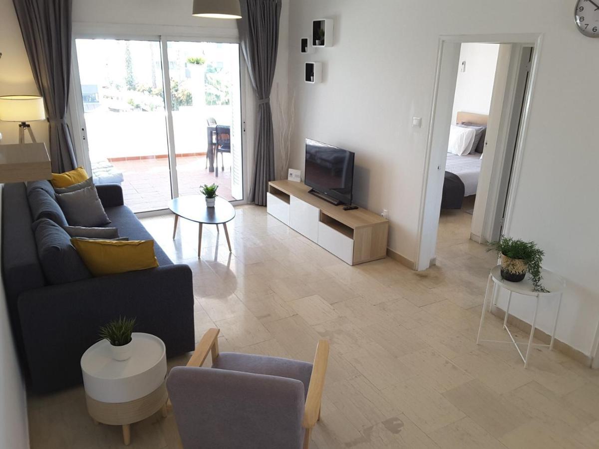 Blue Coast Semeli By The Sea Apartment Paphos Exterior foto
